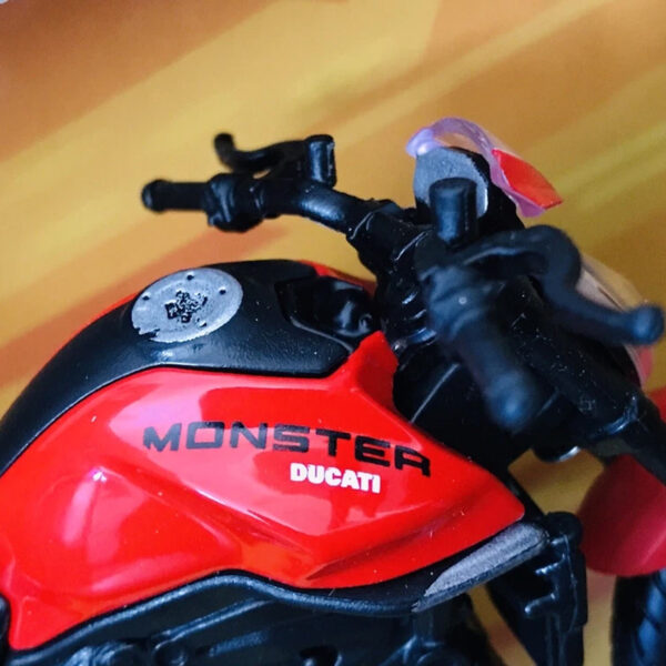 MOTO DUCATI MONSTER PLUS 2021 RÉPLICA DE MOTO 1:18 - Imagen 6