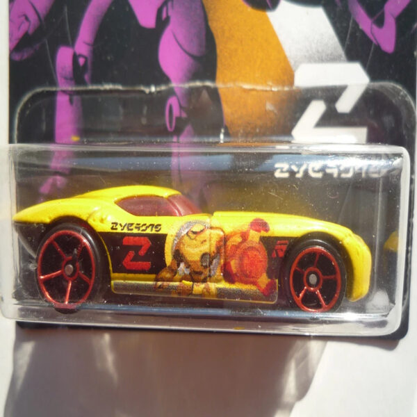 Hot Wheels (Amarillo) Fast Felion Lightyear 4/5 - Imagen 2