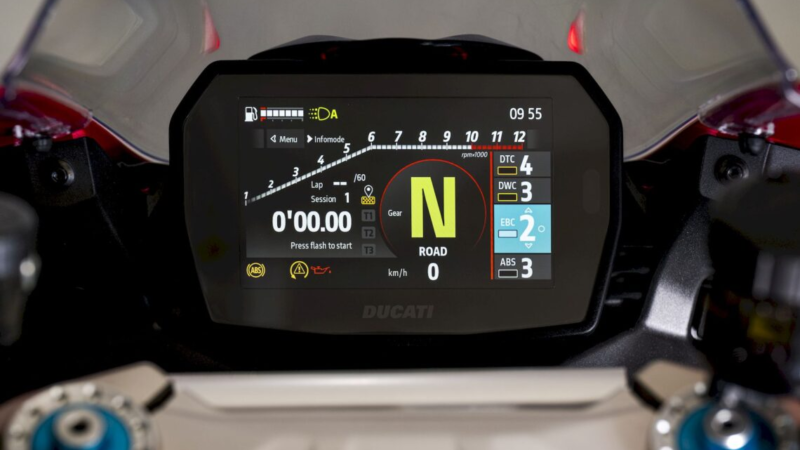 ¿Cómo usar el freno motor en moto?