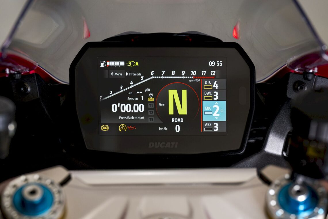 ¿Cómo usar el freno motor en moto?