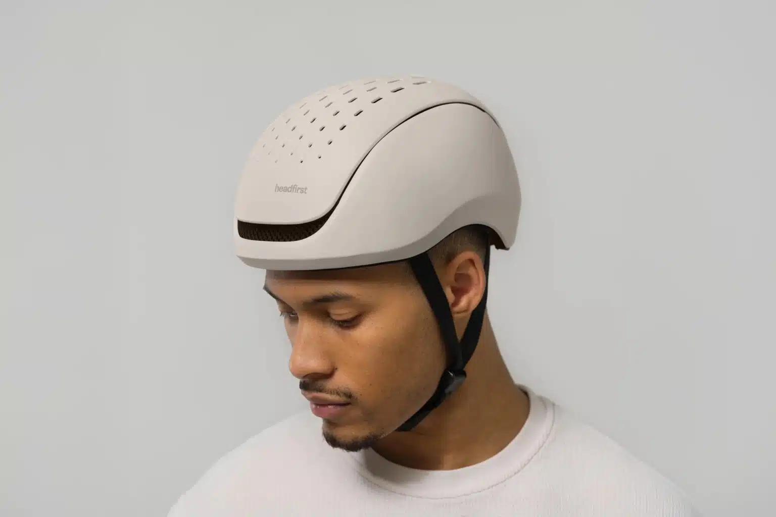 Ni molesto, ni inseguro: así es el casco que se adapta a tu cabeza en segundos