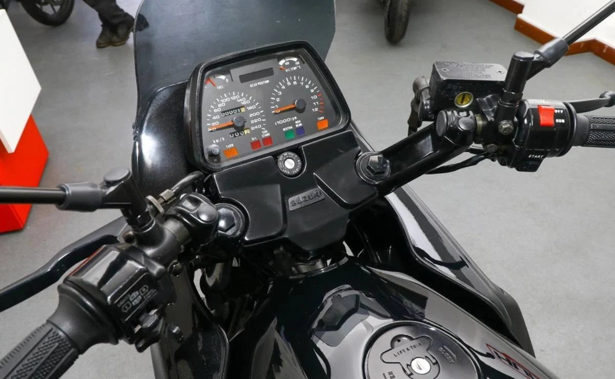 Una histórica Suzuki de los años 80 nunca fue puesta en marcha y busca dueño